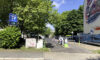 Einfahrt des Theaterparkplatzes in Remscheid mit Schranke